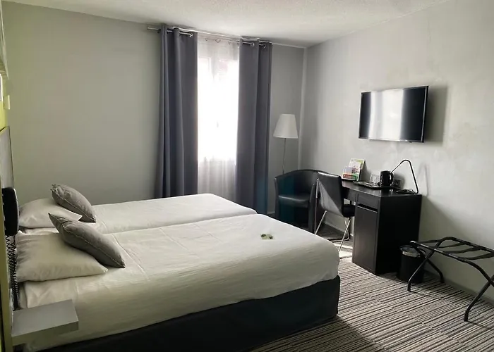 Отель Hotel Bagatelle