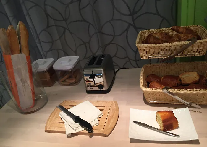 Отель Hotel Bagatelle Понт-а-Муссон